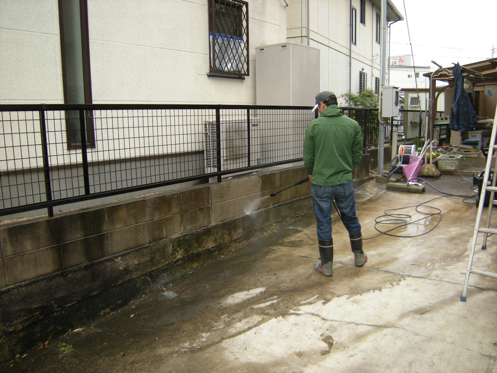静岡市 高圧洗浄 外壁 高圧洗浄機 コンクリ レンガ ブロック 車庫 玄関 門柱